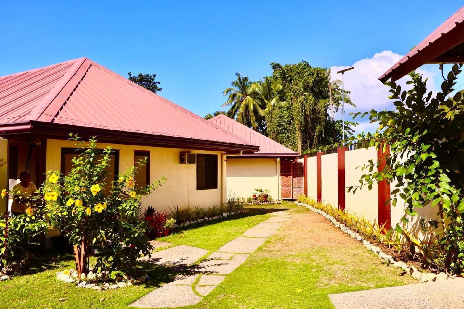 Chiisai Natsu Resort Bolod  외부 사진